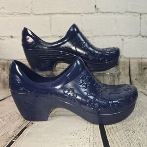 Dansko Navy Blue Women's Clogs Flower Embossed Healthcare Size 37